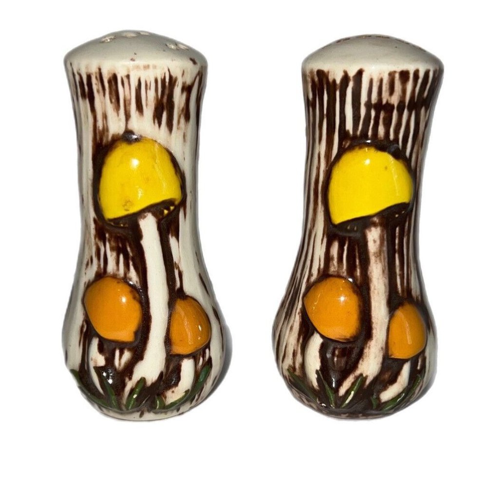 Vintage MCM Merry Mushroom Salt and Pepper Ceramic Shakers Set Made in Japan
